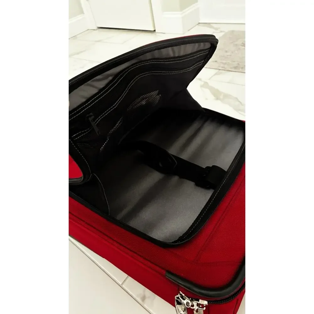 Victorinox Mobilizer NXT Red 22” Upright Wheeled Luggage Bag, Large